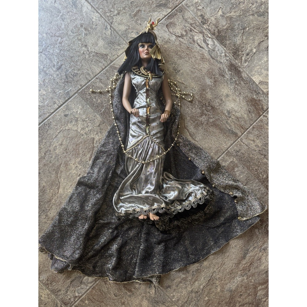RARE‎ Stunning Franklin Heirloom Maryse Nicole "Cleopatra" 21" Porcelain Doll